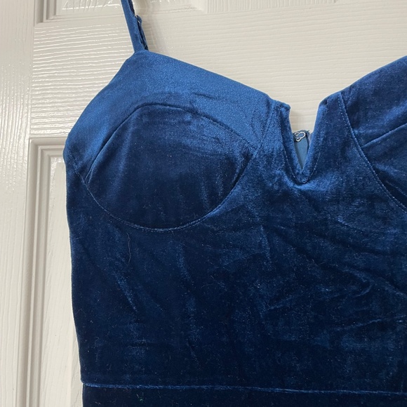 Royal blue velvet lulus dress size medium - Picture 5 of 5